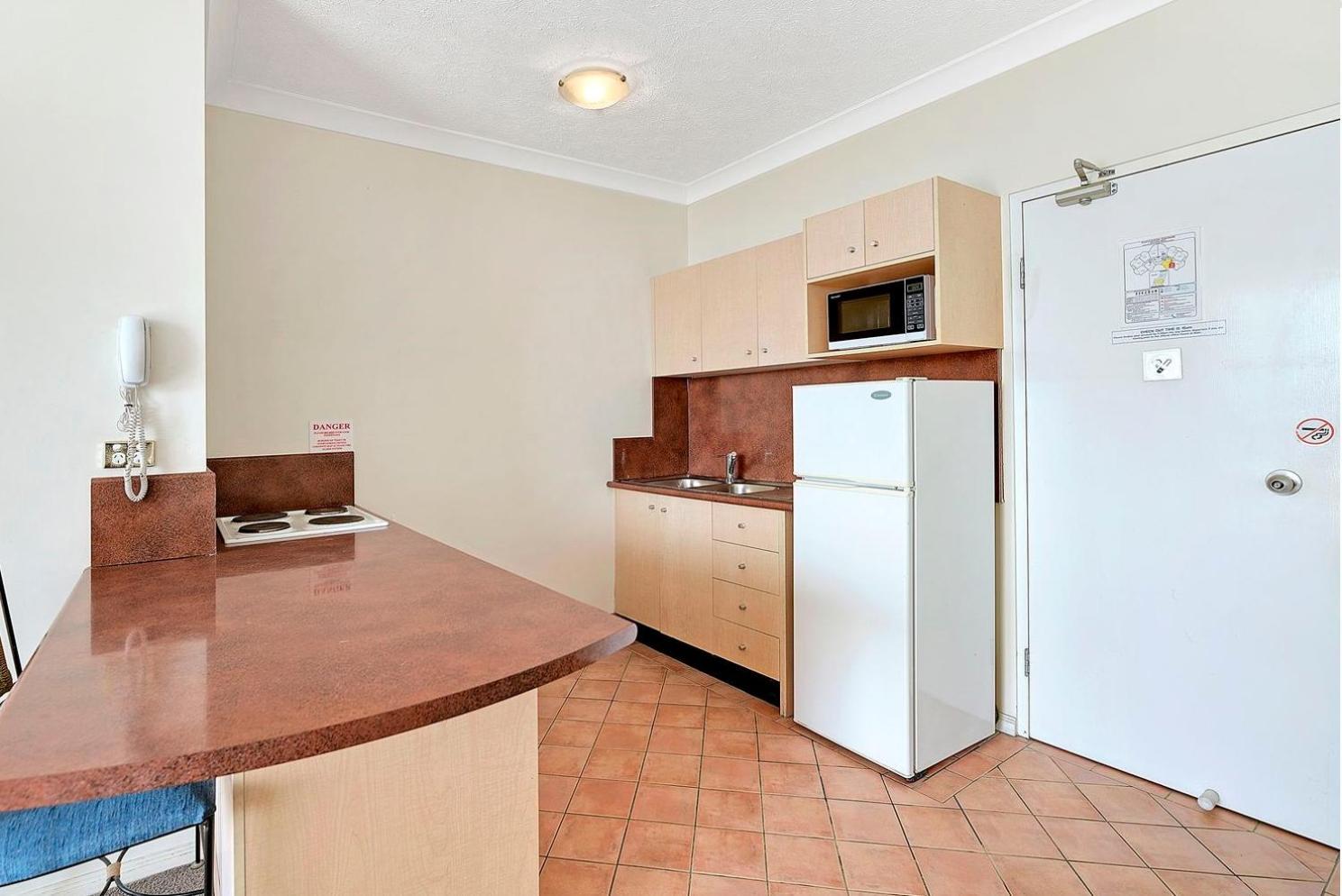 Surf Parade Aparthotel 4*