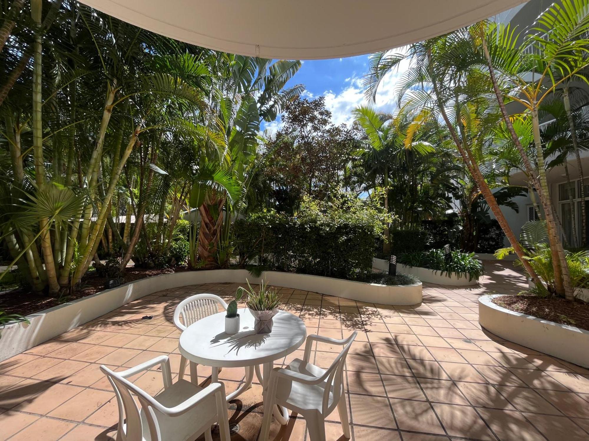 Surf Parade Aparthotel 4*