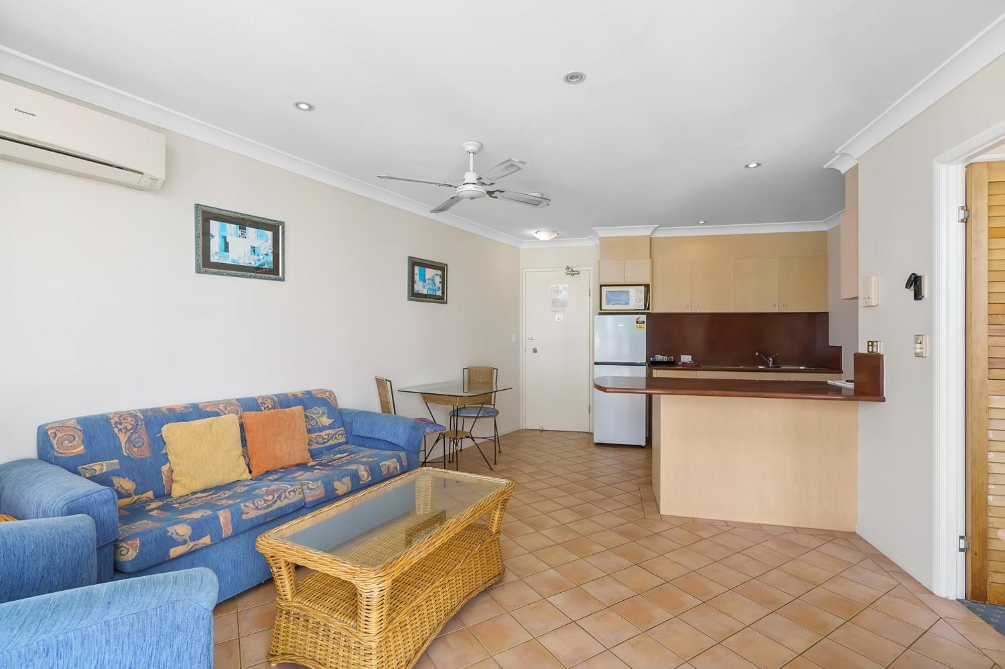 Aparthotel Surf Parade Gold Coast