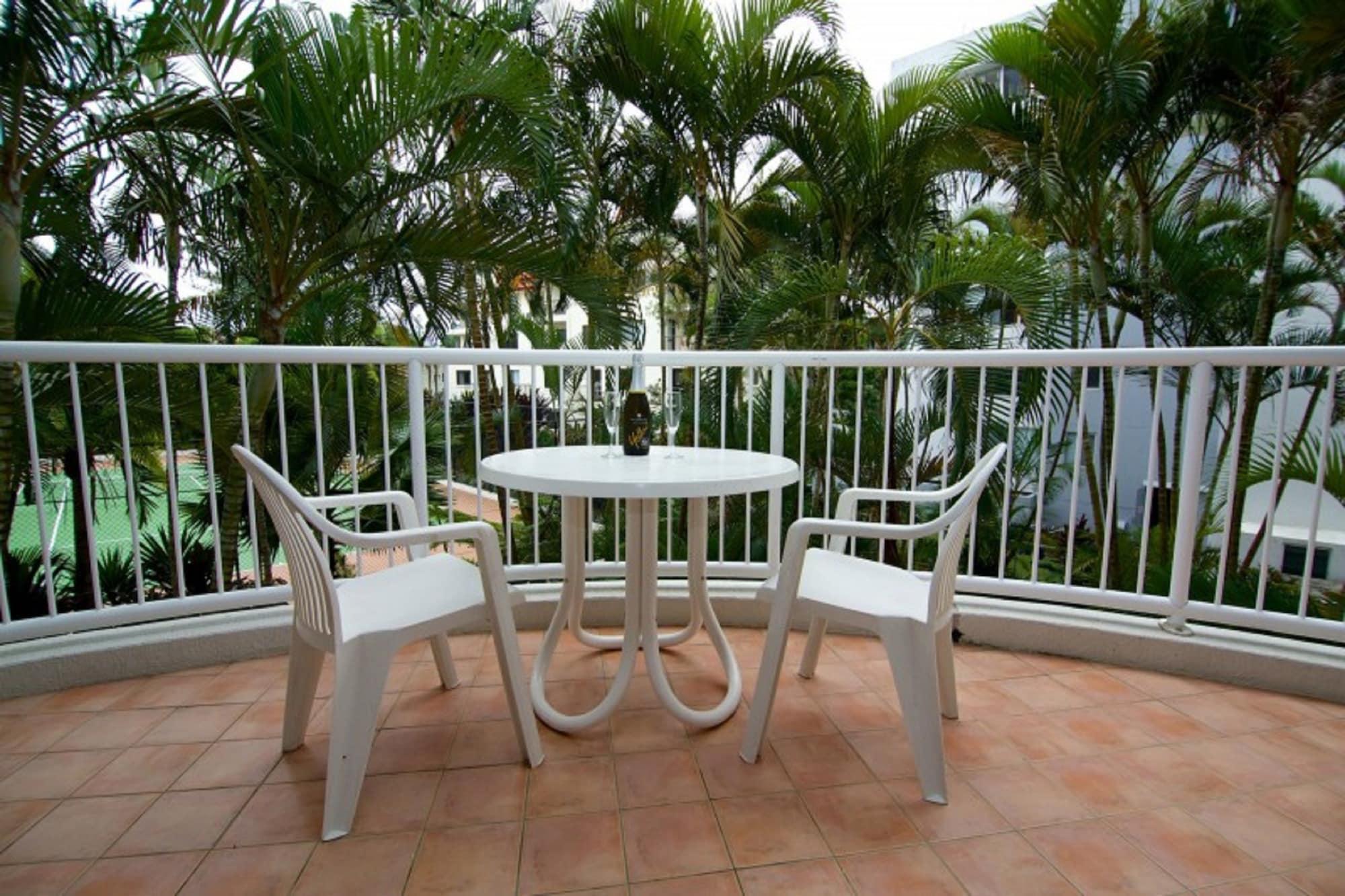 Aparthotel Surf Parade 4*